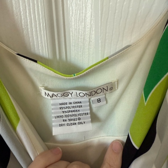 Maggy London Dress Womens 8 Petite Tank Stretch Knit V Neck Abstract 90s A Line - Picture 5 of 5